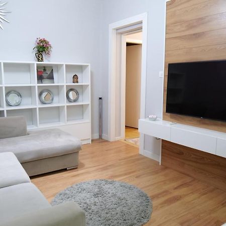 City Center Apartment Niko 04 Tirana Extérieur photo